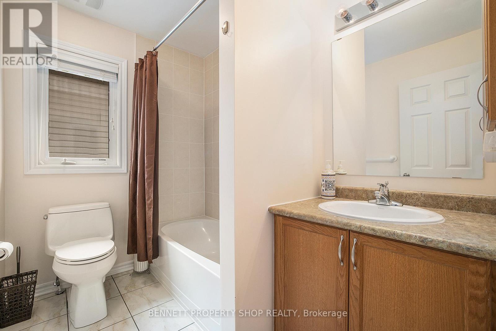 176 Macara Crescent, Ottawa, Ontario  K2K 0C9 - Photo 18 - X12151605