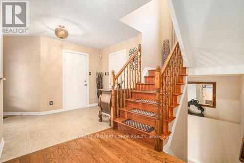 176 Macara Crescent, Ottawa, Ontario  K2K 0C9 - Photo 3 - X12151605