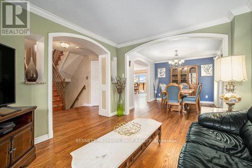 176 Macara Crescent, Ottawa, Ontario  K2K 0C9 - Photo 4 - X12151605