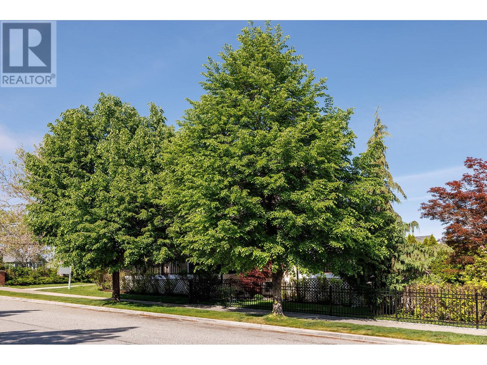 5296 Allenby Lane, Kelowna, British Columbia  V1W 4T8 - Photo 39 - 10348025
