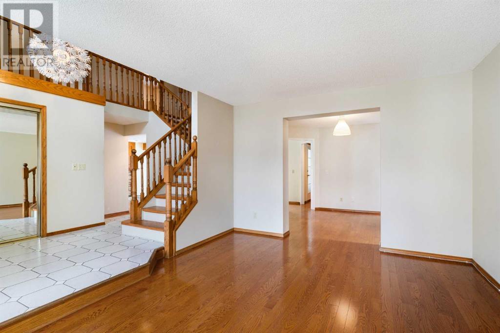 Property at 8 Edgeridge Way NW image 4