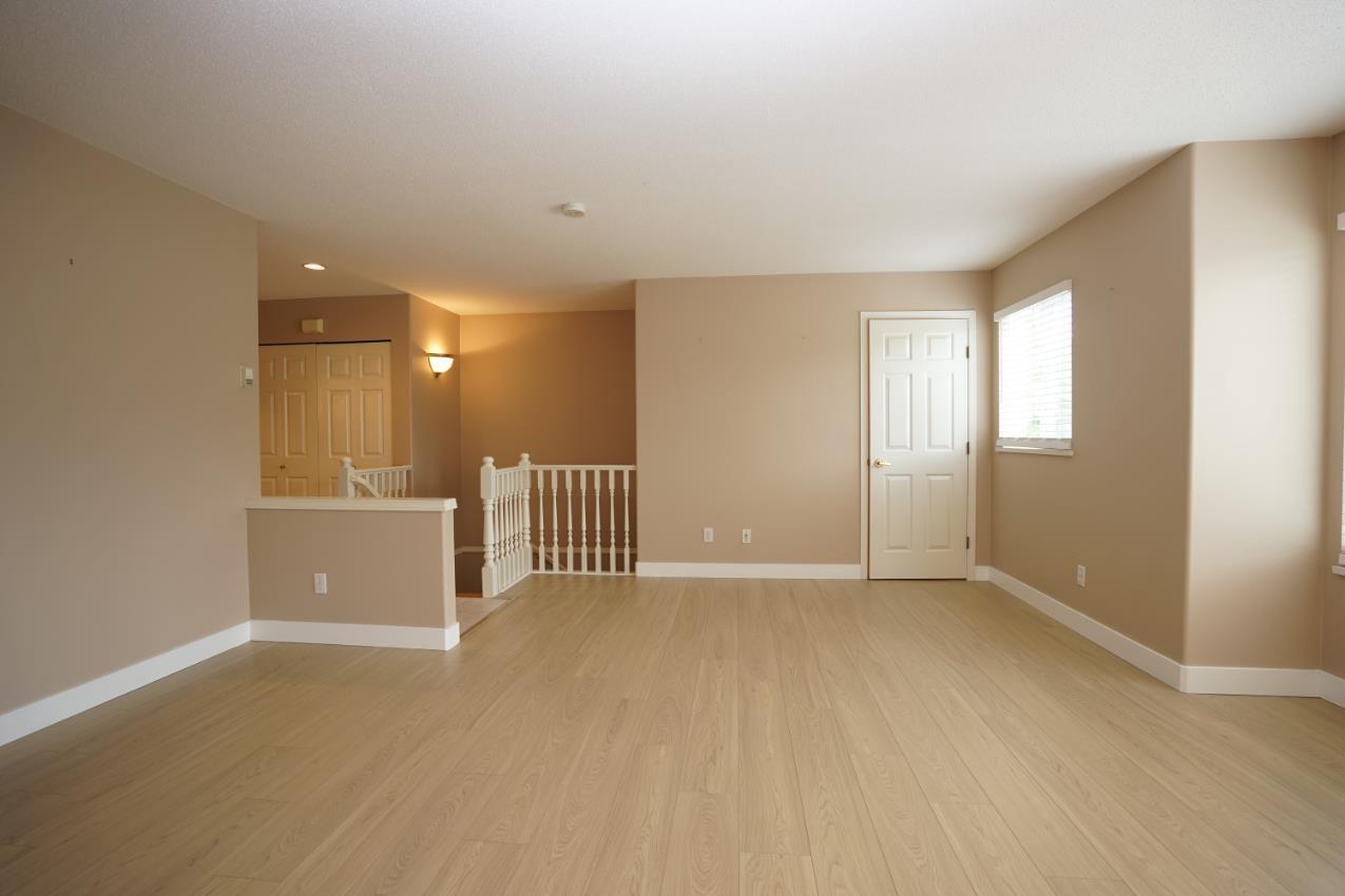 Property at 117 13888 70 AVENUE image 3