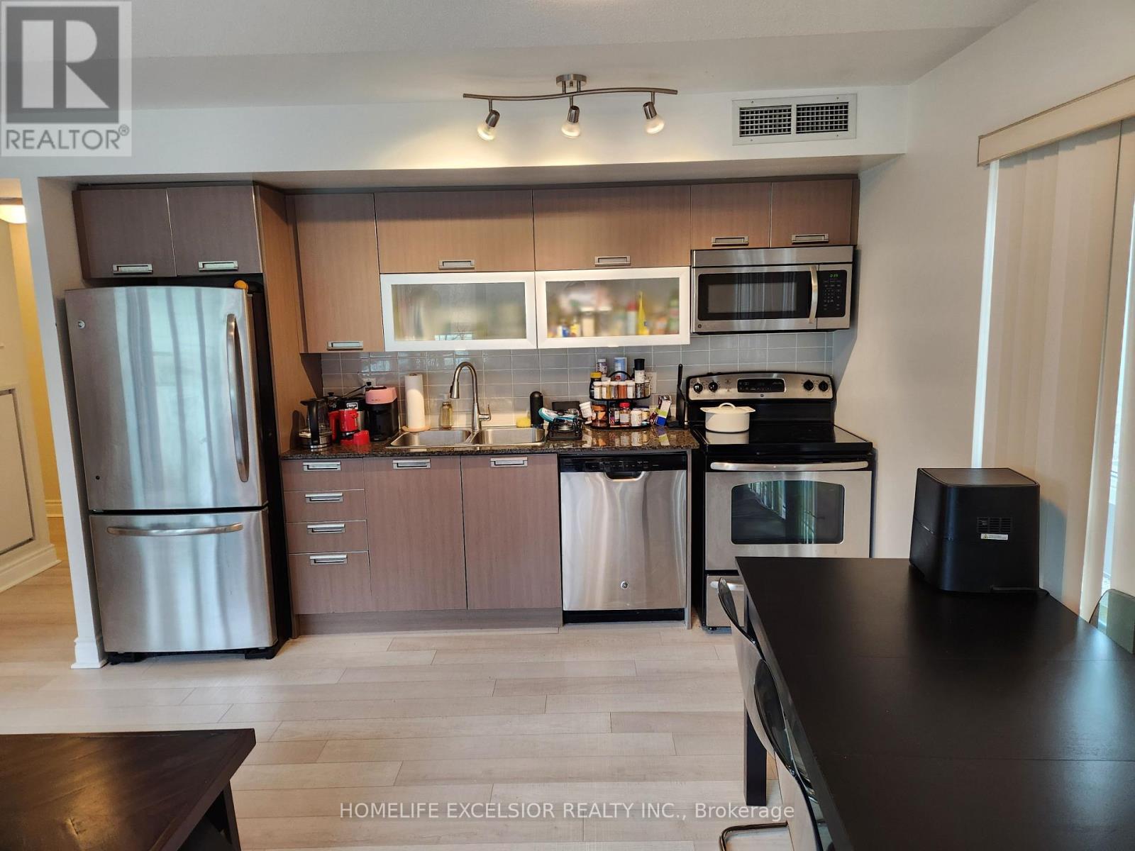 411 - 28 Ted Rogers Way, Toronto, Ontario  M4Y 2J4 - Photo 11 - C12151555
