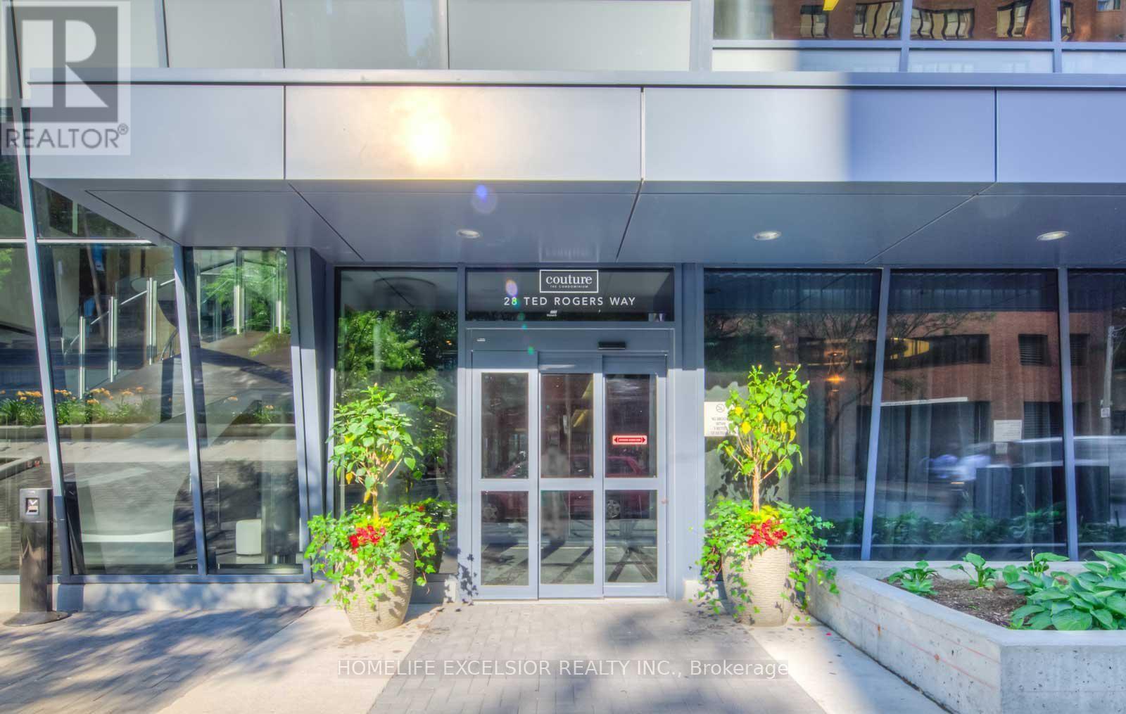 411 - 28 Ted Rogers Way, Toronto, Ontario  M4Y 2J4 - Photo 2 - C12151555