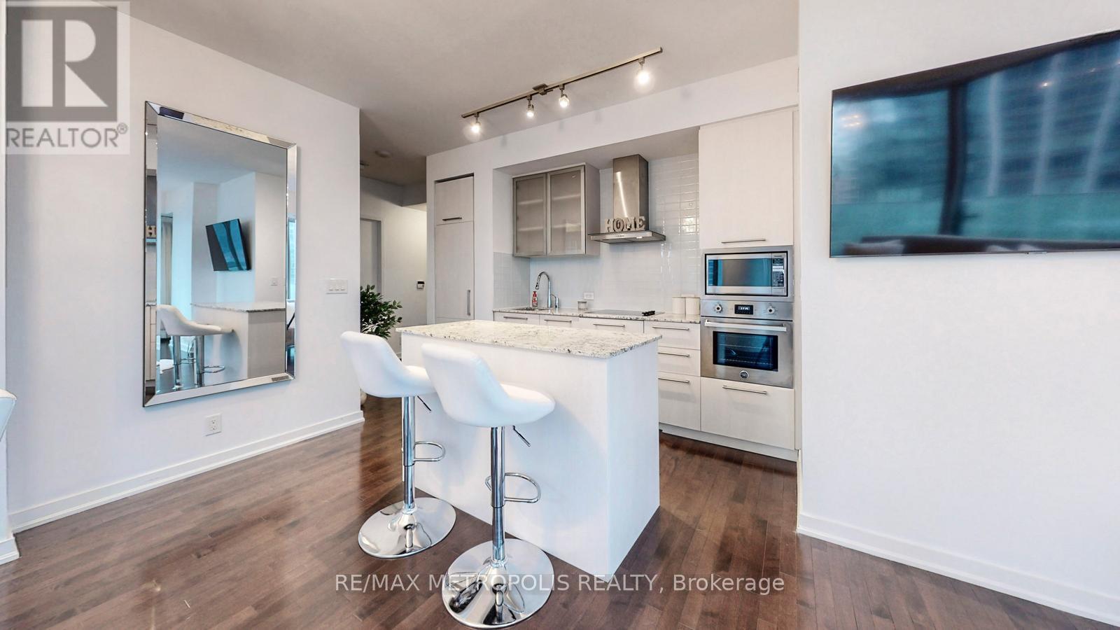 1202 - 12 York Street, Toronto, Ontario  M5J 0A9 - Photo 10 - C12151569