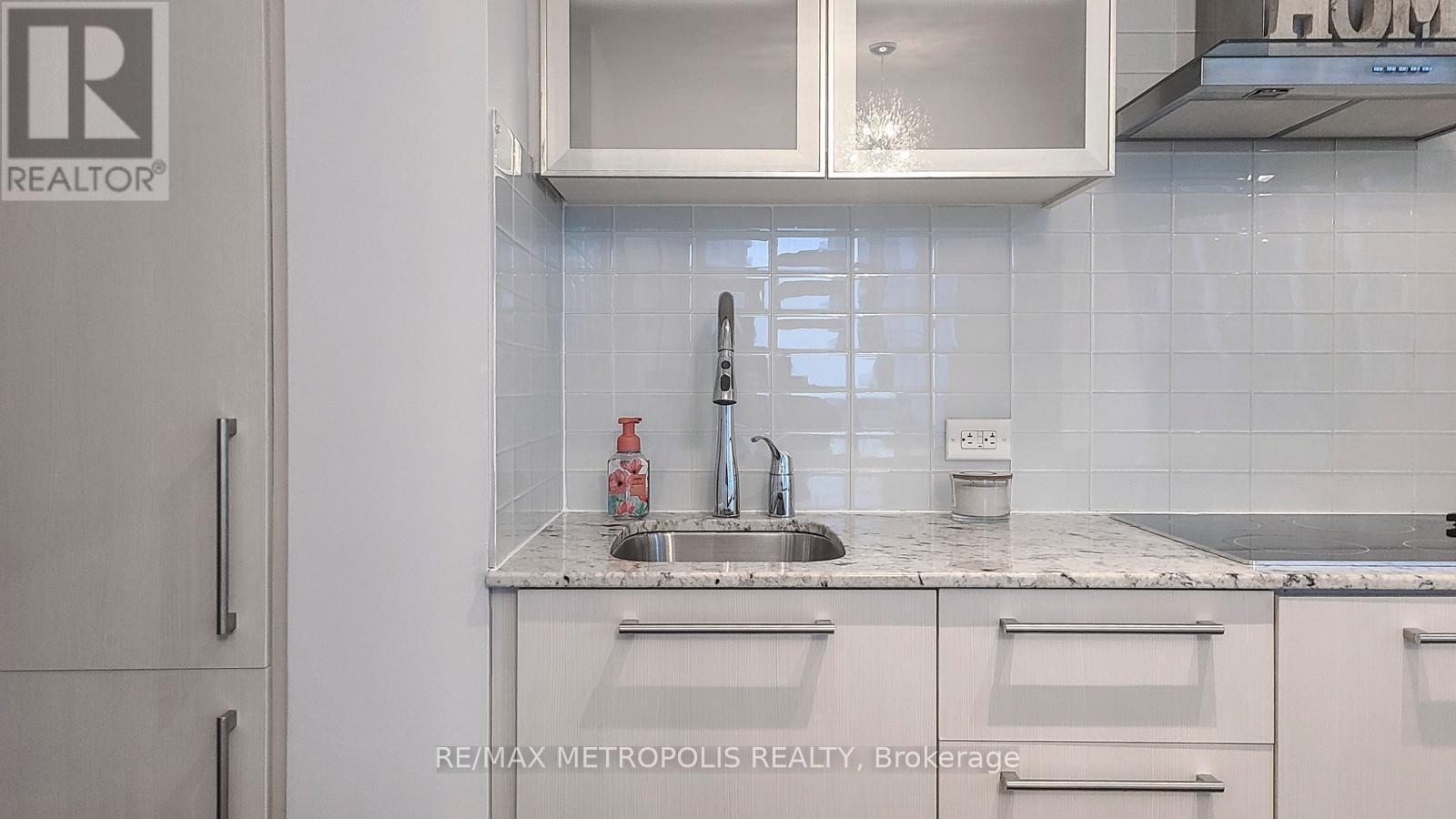 1202 - 12 York Street, Toronto, Ontario  M5J 0A9 - Photo 19 - C12151569