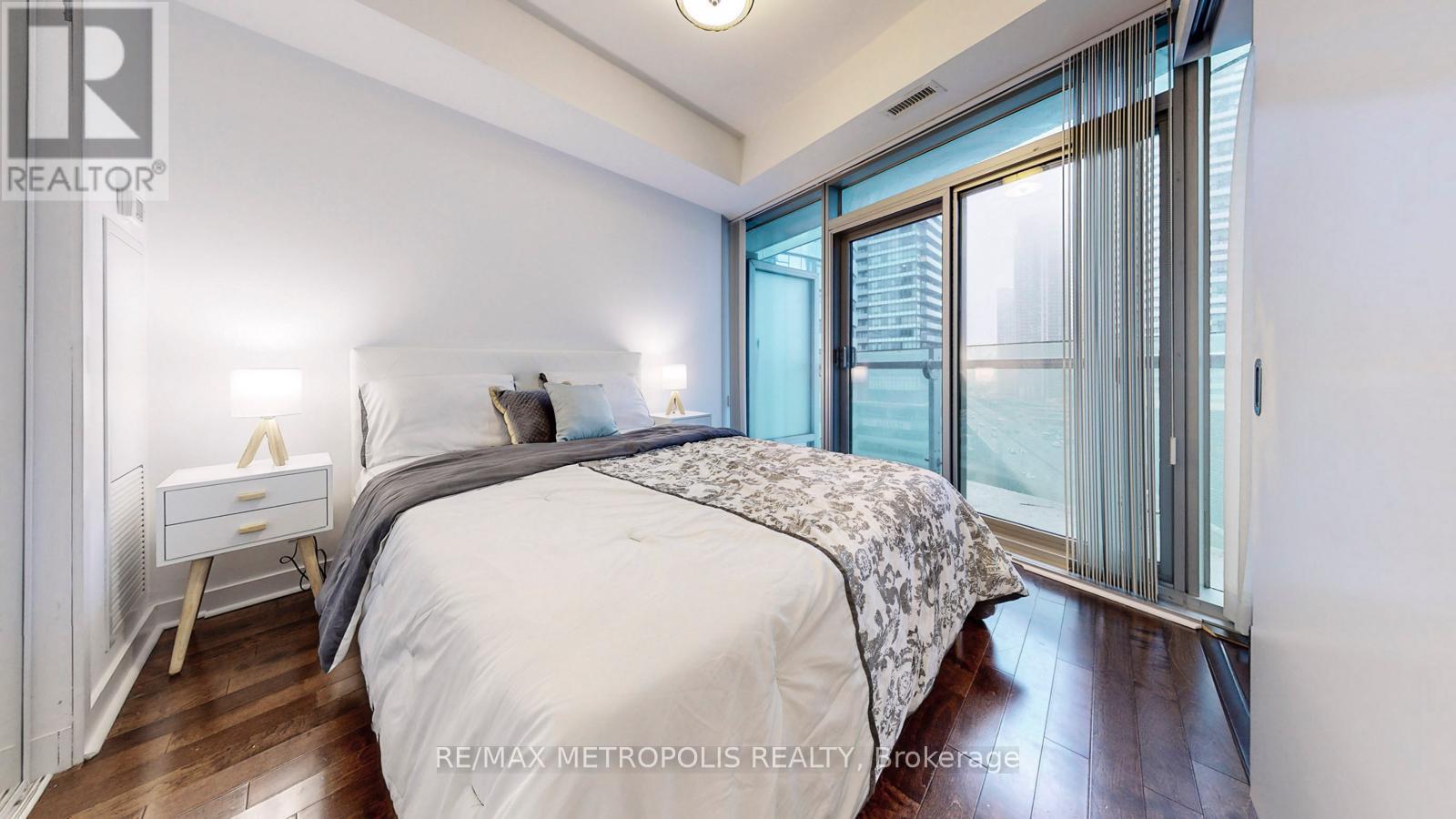 1202 - 12 York Street, Toronto, Ontario  M5J 0A9 - Photo 20 - C12151569