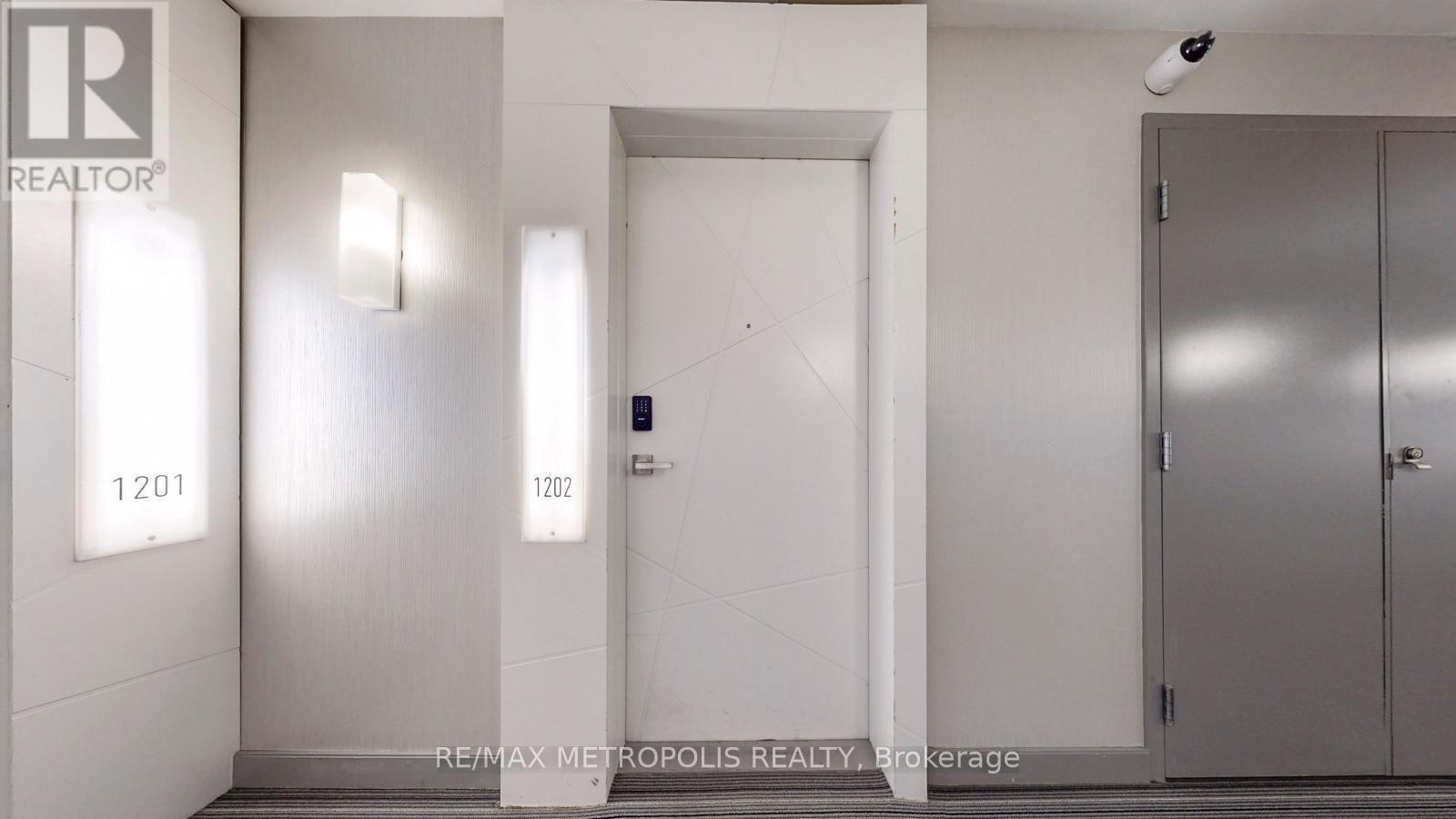 1202 - 12 York Street, Toronto, Ontario  M5J 0A9 - Photo 29 - C12151569