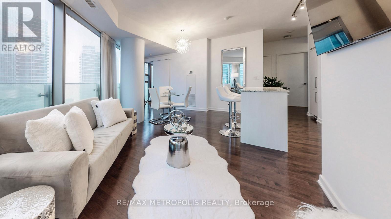 1202 - 12 York Street, Toronto, Ontario  M5J 0A9 - Photo 3 - C12151569