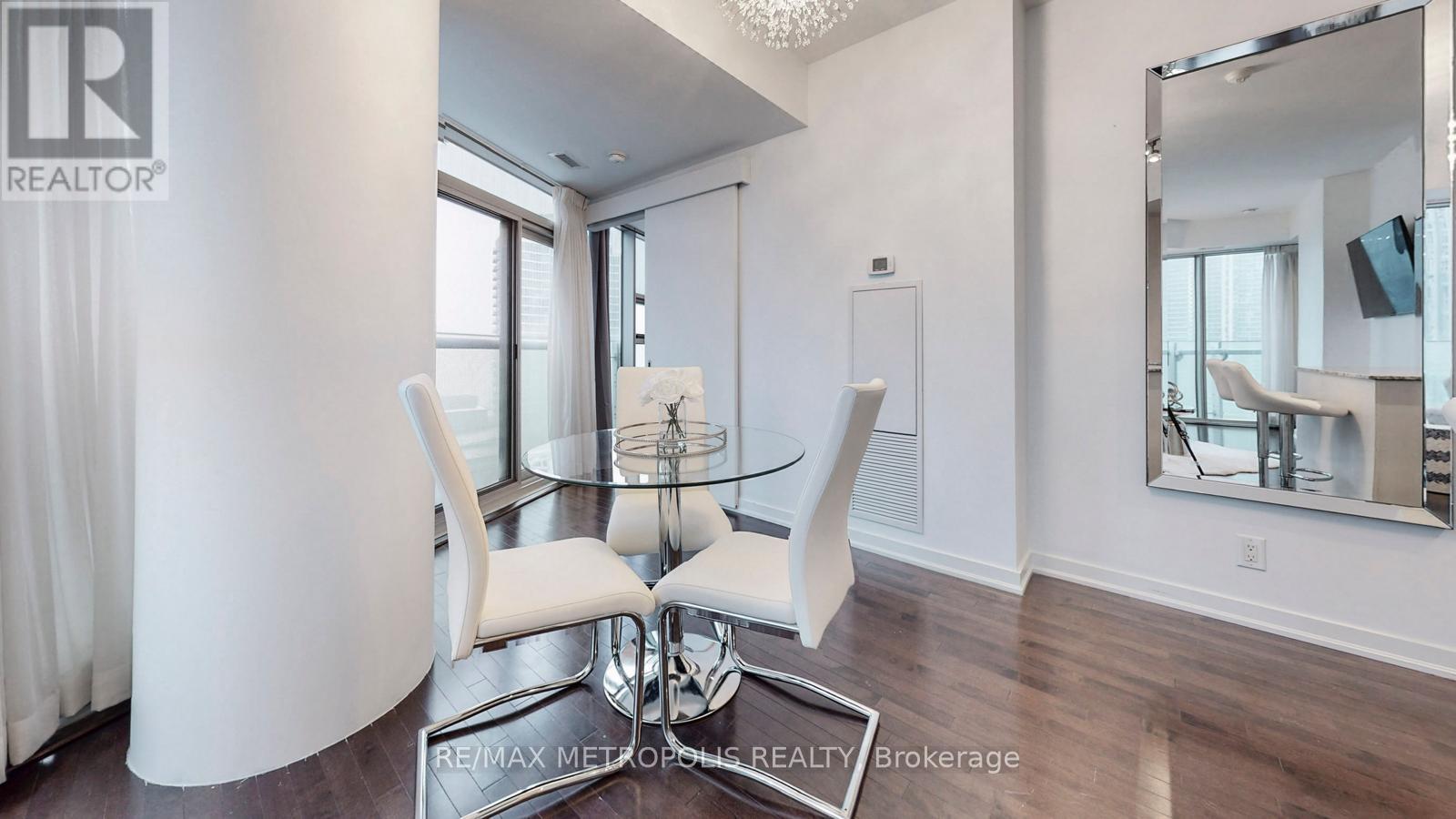 1202 - 12 York Street, Toronto, Ontario  M5J 0A9 - Photo 5 - C12151569