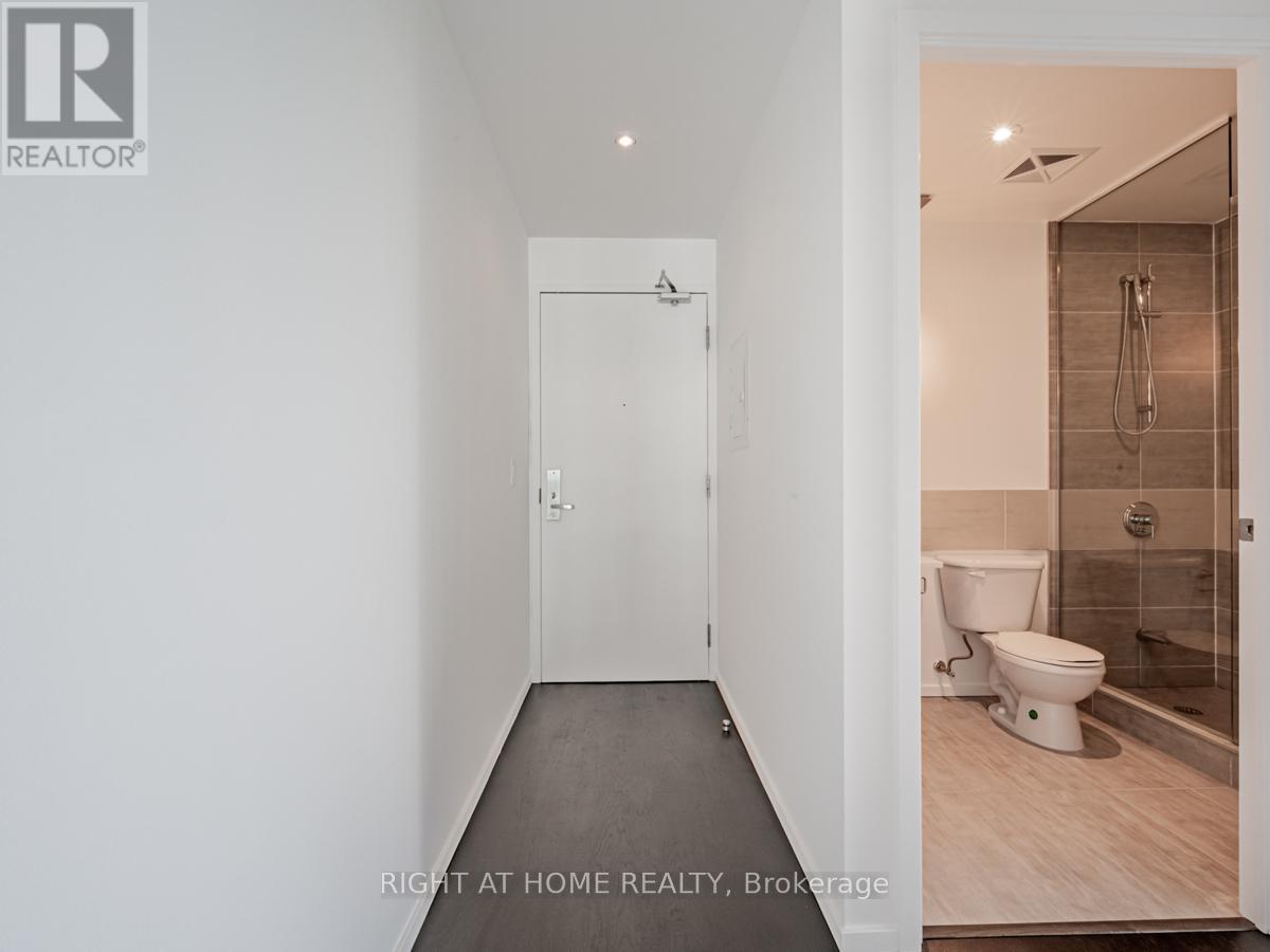 1603 - 8 Charlotte Street, Toronto, Ontario  M5K 0K4 - Photo 17 - C12151586