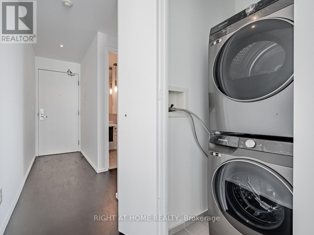 1603 - 8 Charlotte Street, Toronto, Ontario  M5K 0K4 - Photo 18 - C12151586