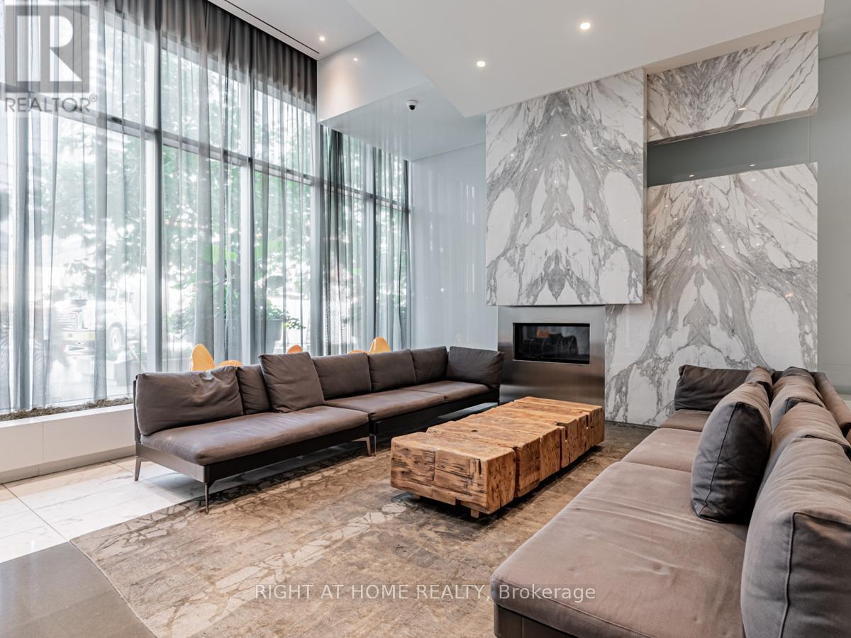 1603 - 8 Charlotte Street, Toronto, Ontario  M5K 0K4 - Photo 19 - C12151586