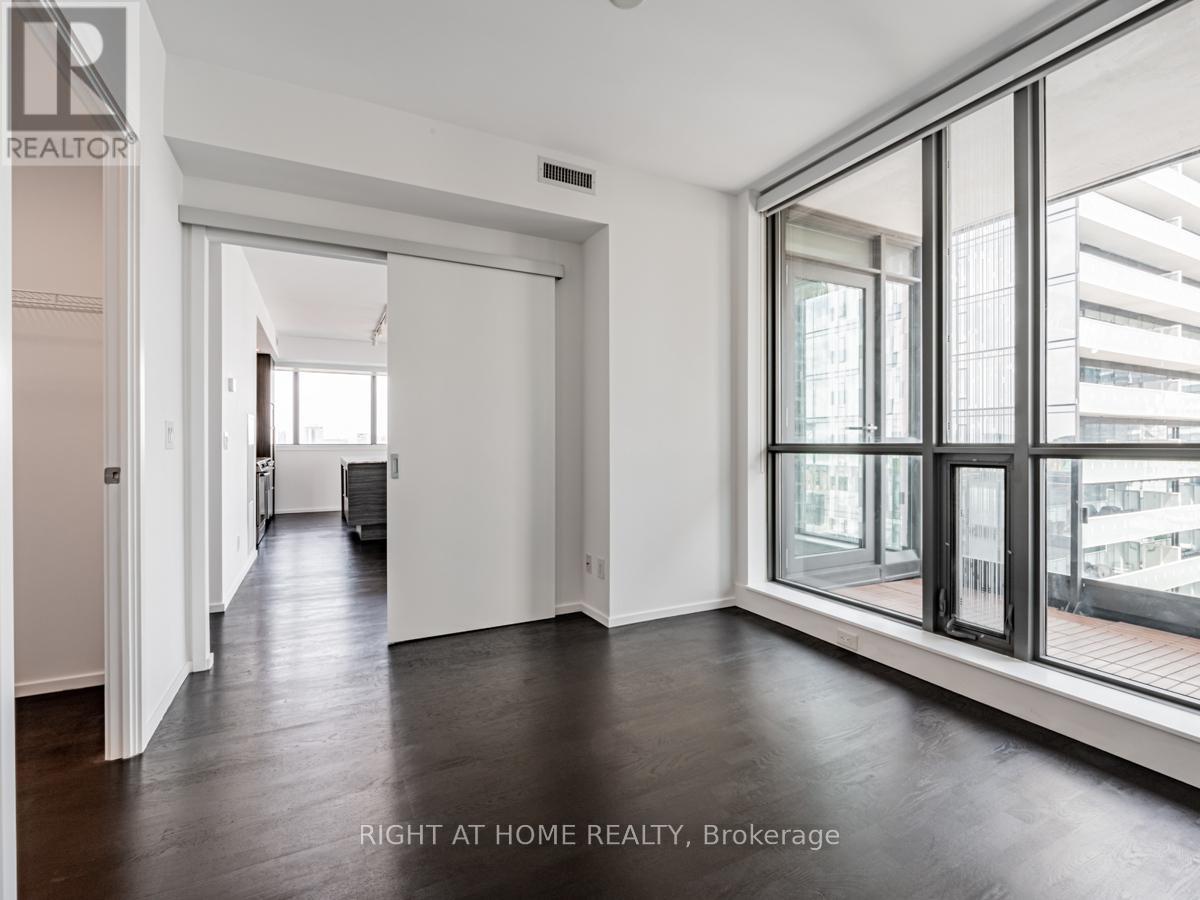 1603 - 8 Charlotte Street, Toronto, Ontario  M5K 0K4 - Photo 9 - C12151586