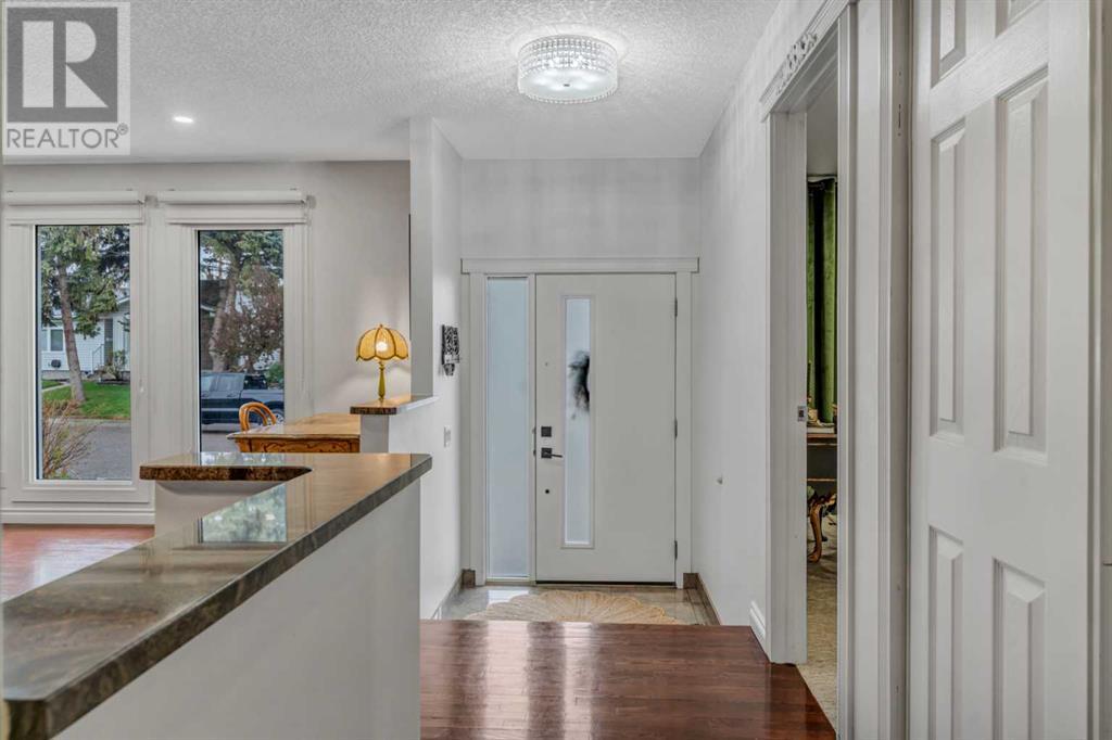 156 Templewood Drive Ne, Calgary, Alberta  T1Y 4G8 - Photo 5 - A2220245