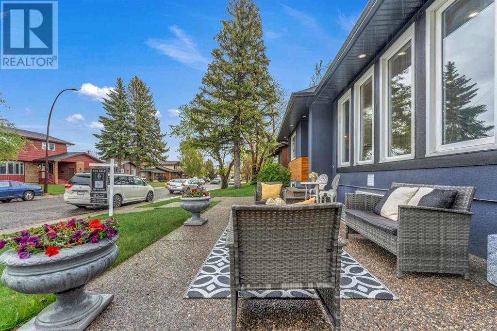 156 Templewood Drive Ne, Calgary, Alberta  T1Y 4G8 - Photo 2 - A2220245