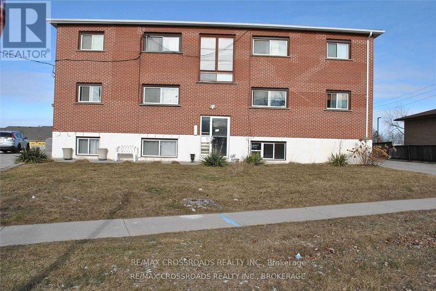 390 DEAN AVENUE, Oshawa, Ontario