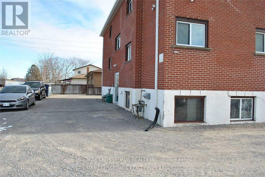 390 Dean Avenue, Oshawa, Ontario  L1H 3E2 - Photo 2 - E12151564