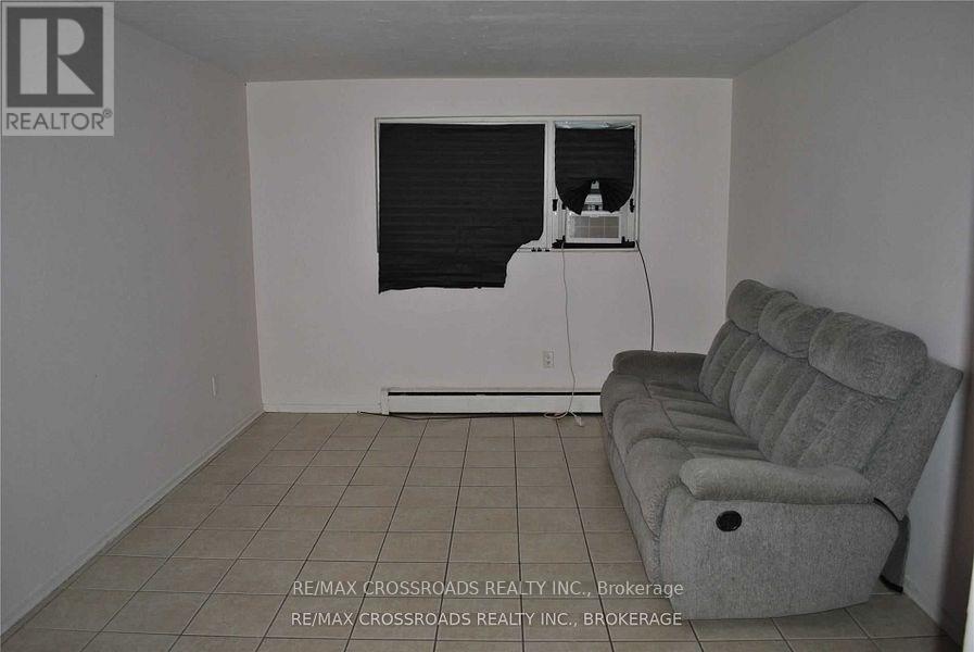 390 Dean Avenue, Oshawa, Ontario  L1H 3E2 - Photo 3 - E12151564