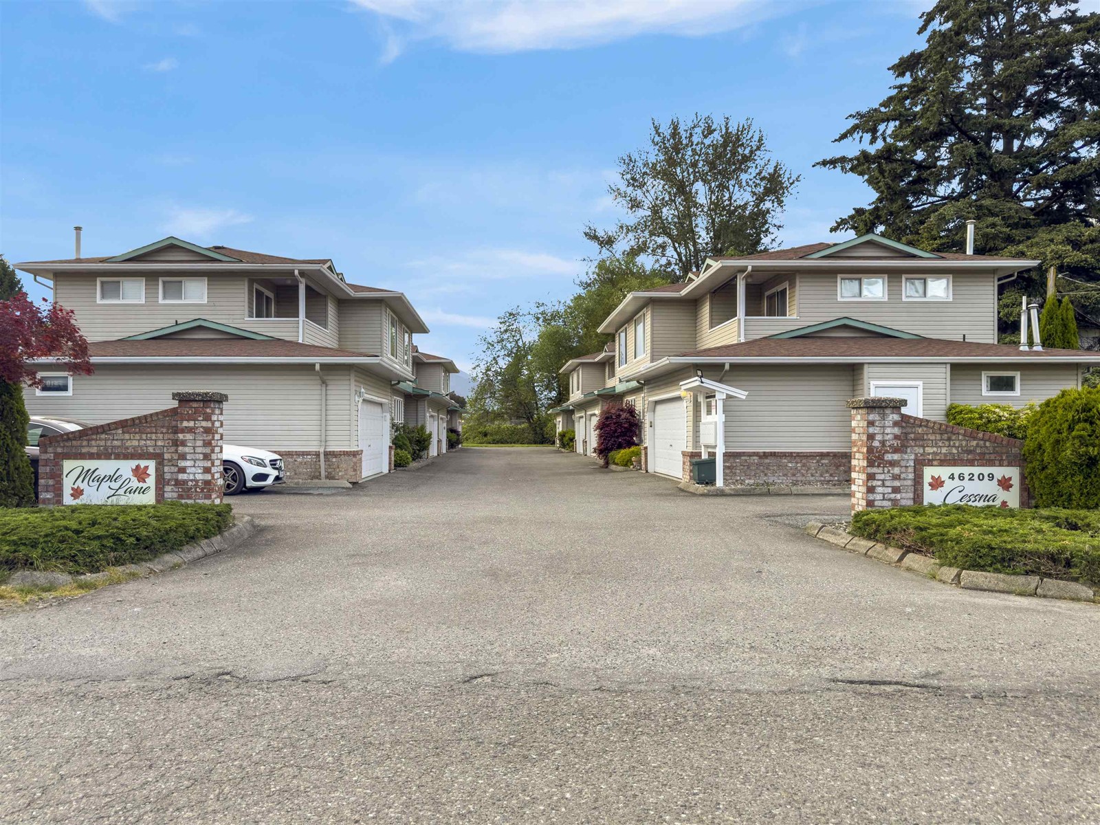Property at 7 46209 CESSNA DRIVE image 1