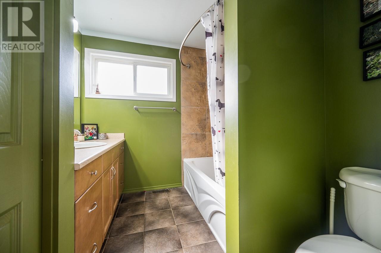800 Valhalla Drive Unit# 2, Kamloops, British Columbia  V2B 1R8 - Photo 10 - 10348165