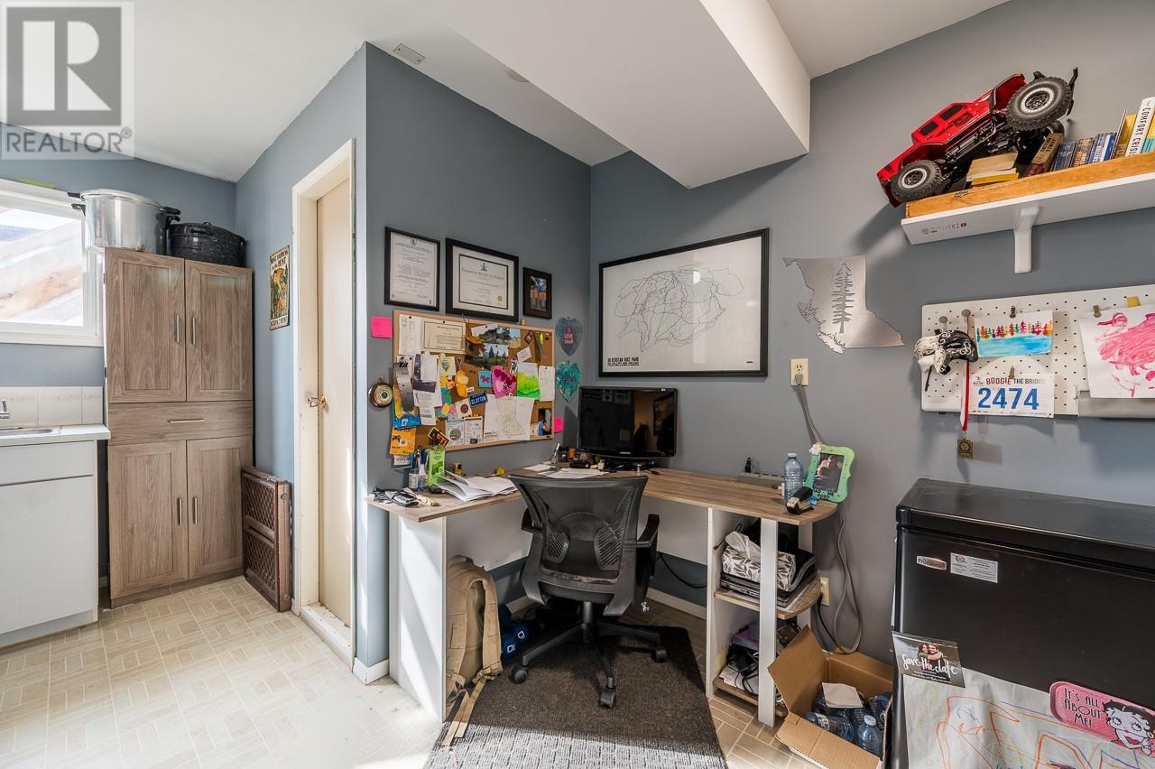 800 Valhalla Drive Unit# 2, Kamloops, British Columbia  V2B 1R8 - Photo 15 - 10348165