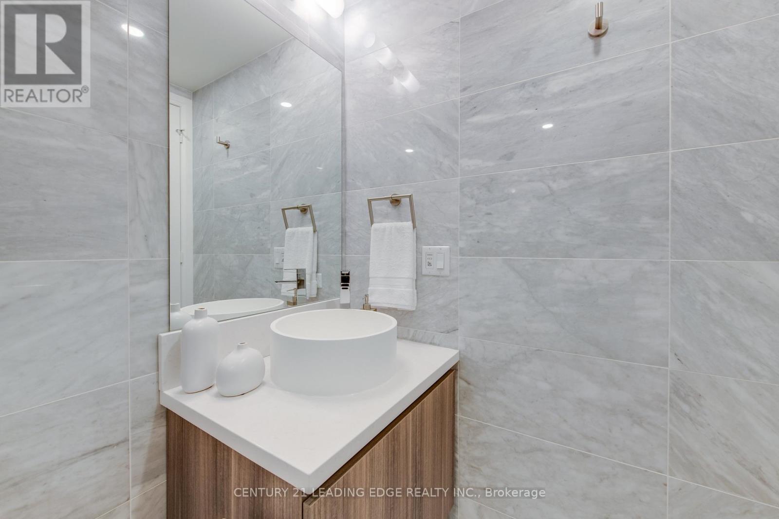 706 - 151 Avenue Road, Toronto (Annex), Ontario  M5R 0B8 - Photo 12 - C12084983