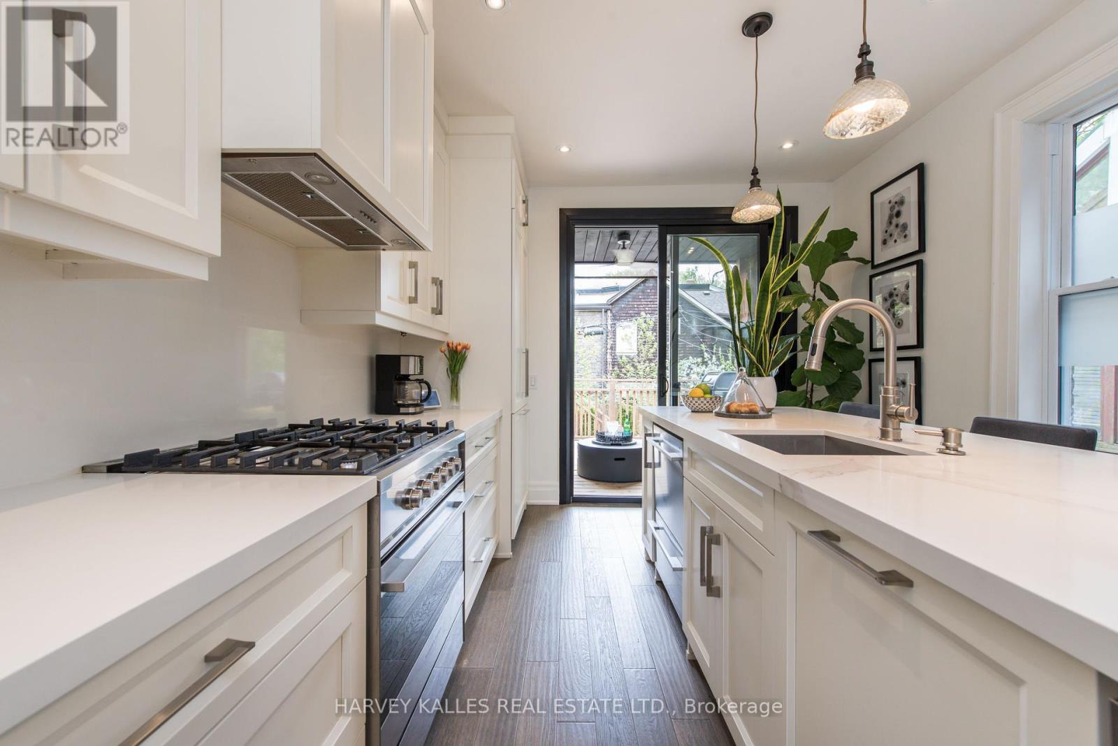 429 Sumach Street, Toronto, Ontario  M4X 1V6 - Photo 12 - C12151439