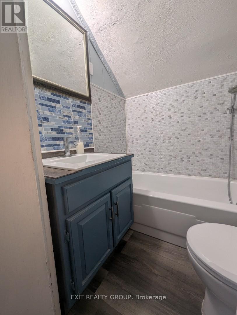 17 Meyers Street, Quinte West, Ontario  K8V 1W5 - Photo 13 - X12151740