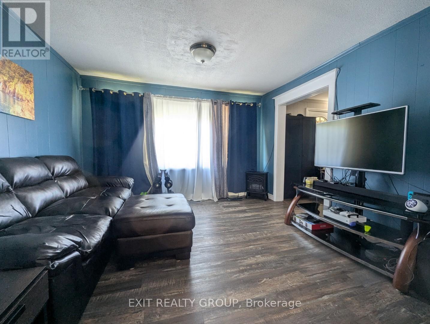 17 Meyers Street, Quinte West, Ontario  K8V 1W5 - Photo 4 - X12151740