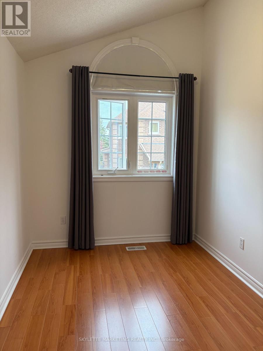 307 Milliken Meadow Drive, Markham, Ontario  L3R 0V8 - Photo 11 - N12151561