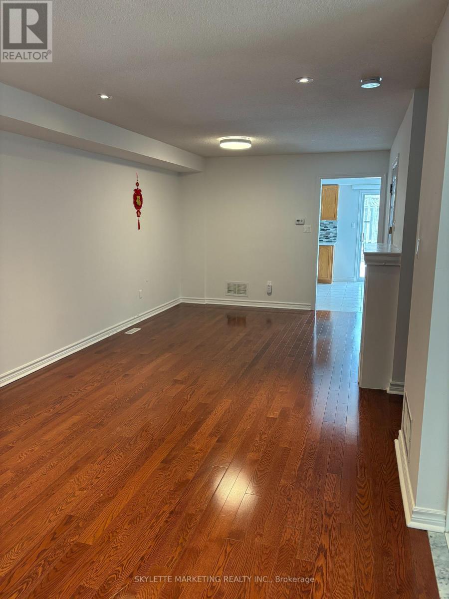 307 Milliken Meadow Drive, Markham, Ontario  L3R 0V8 - Photo 3 - N12151561