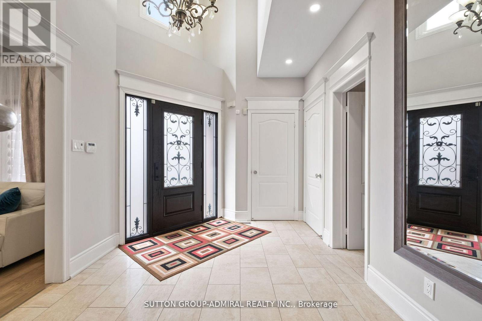 45 Inglewood Avenue, Vaughan, Ontario  L4J 7T8 - Photo 10 - N12151582