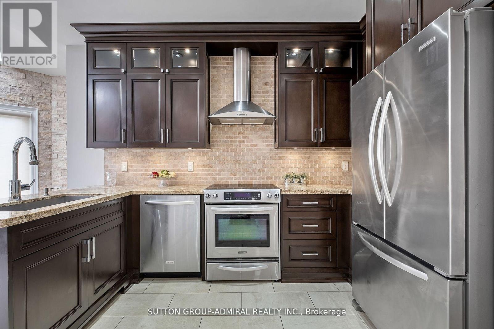 45 Inglewood Avenue, Vaughan, Ontario  L4J 7T8 - Photo 14 - N12151582