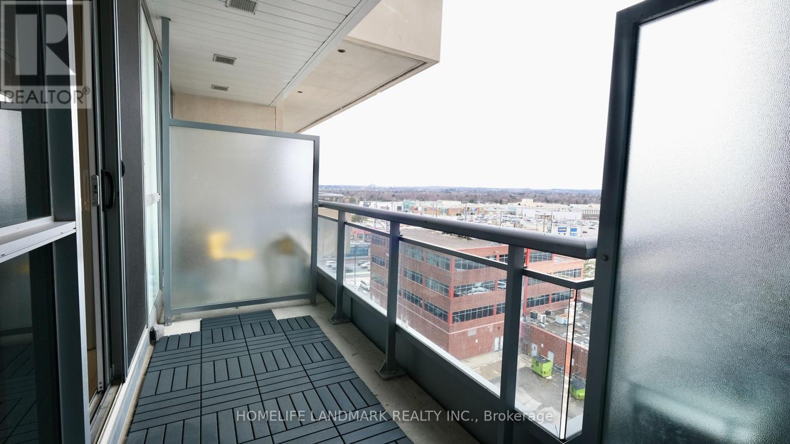 801 - 9205 Yonge Street, Richmond Hill, Ontario  L4C 1V5 - Photo 15 - N12151597