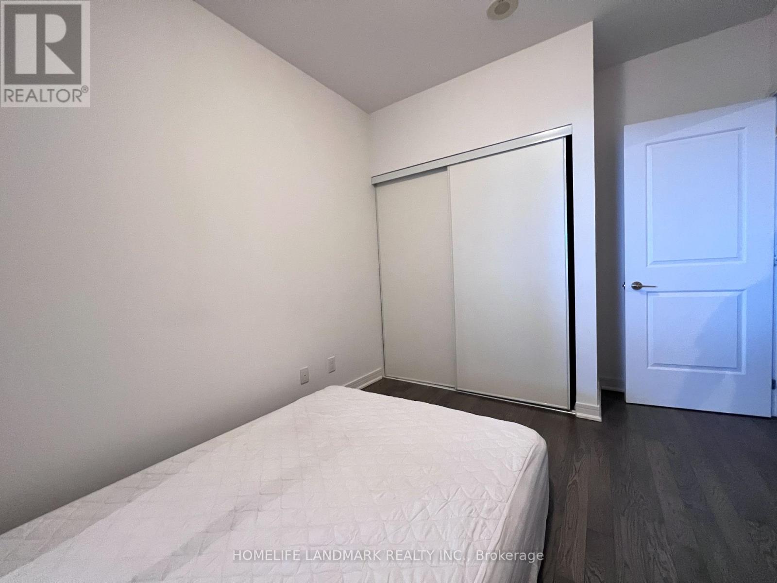 801 - 9205 Yonge Street, Richmond Hill, Ontario  L4C 1V5 - Photo 8 - N12151597