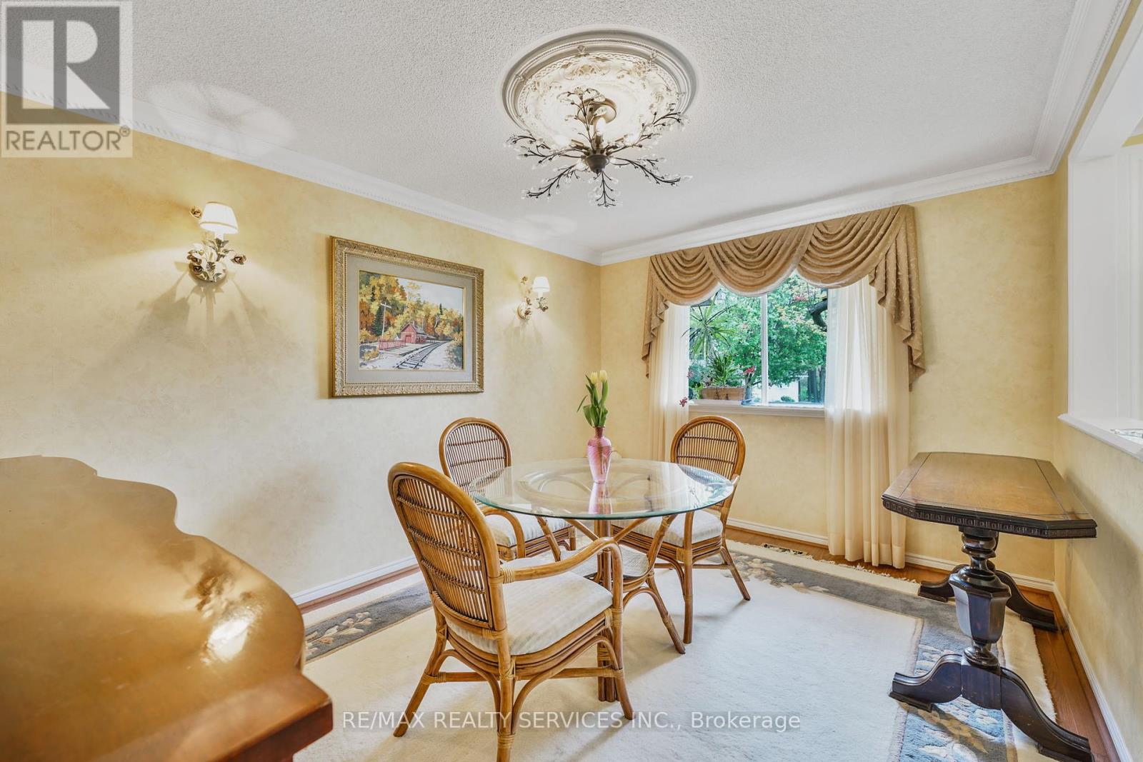 12 Pinetree Court, New Tecumseth, Ontario  L0G 1W0 - Photo 10 - N12151607
