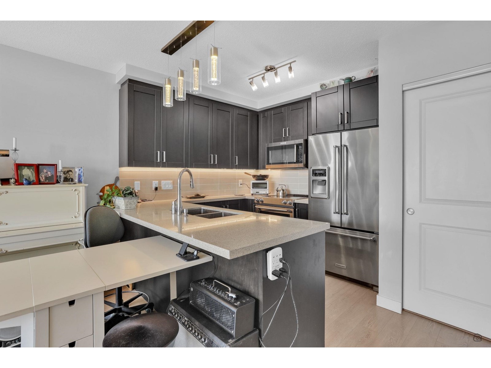2801 11967 80 Avenue, Delta, British Columbia  V4C 0E2 - Photo 2 - R3003301