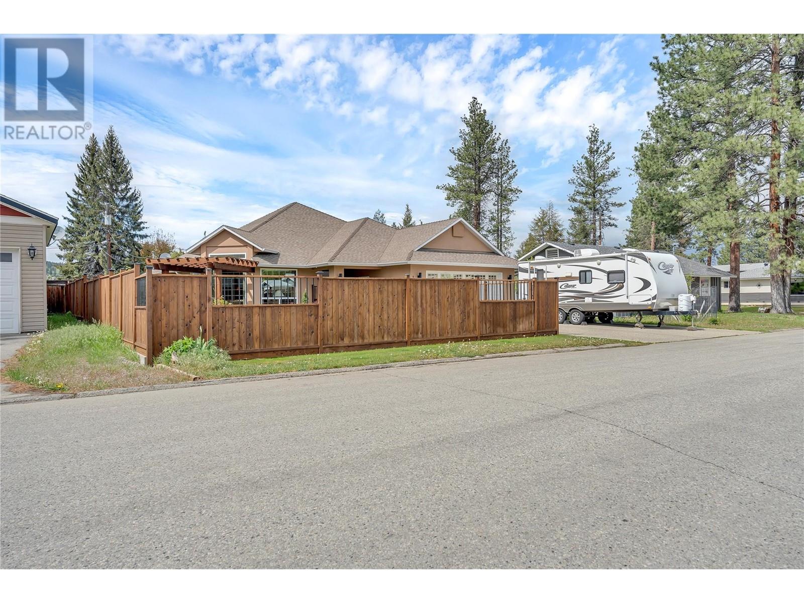Property at 389 BILLITER Avenue image 2
