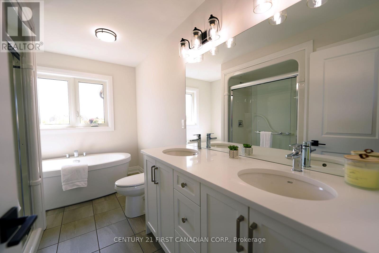 7 Doerr Court, North Middlesex (Alisa Craig), Ontario  N0M 1A0 - Photo 11 - X12151647
