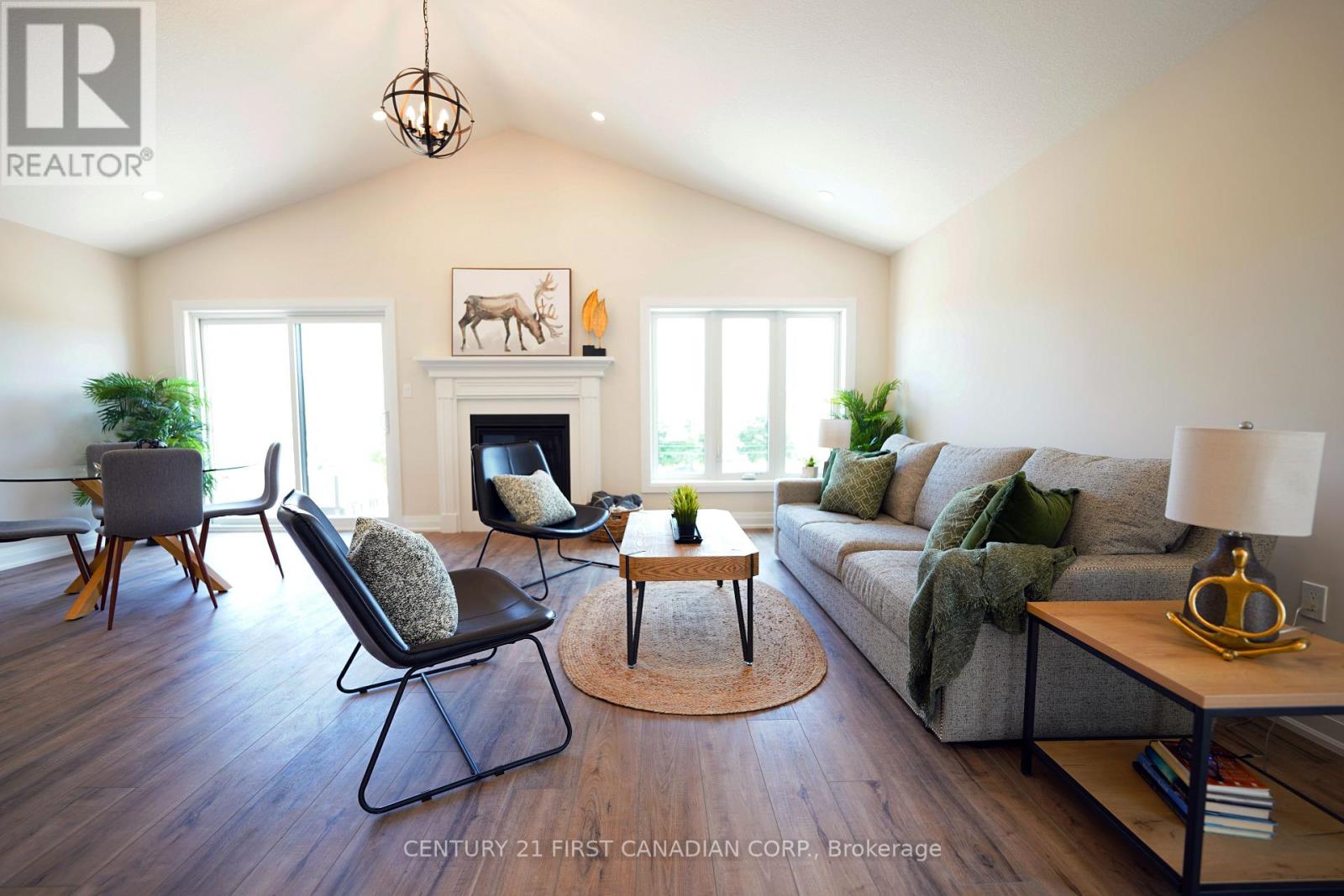 7 Doerr Court, North Middlesex (Alisa Craig), Ontario  N0M 1A0 - Photo 4 - X12151647
