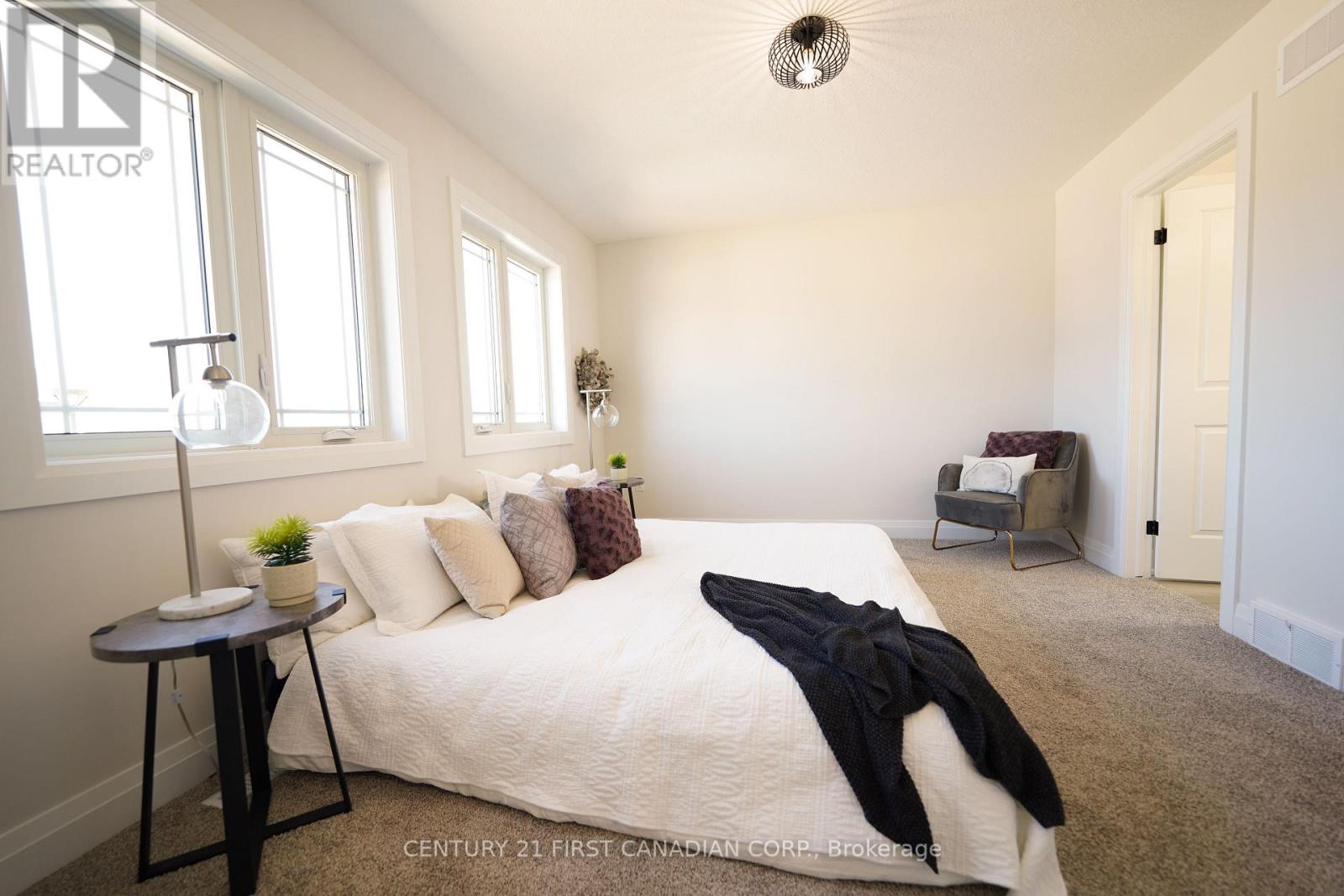 7 Doerr Court, North Middlesex (Alisa Craig), Ontario  N0M 1A0 - Photo 9 - X12151647