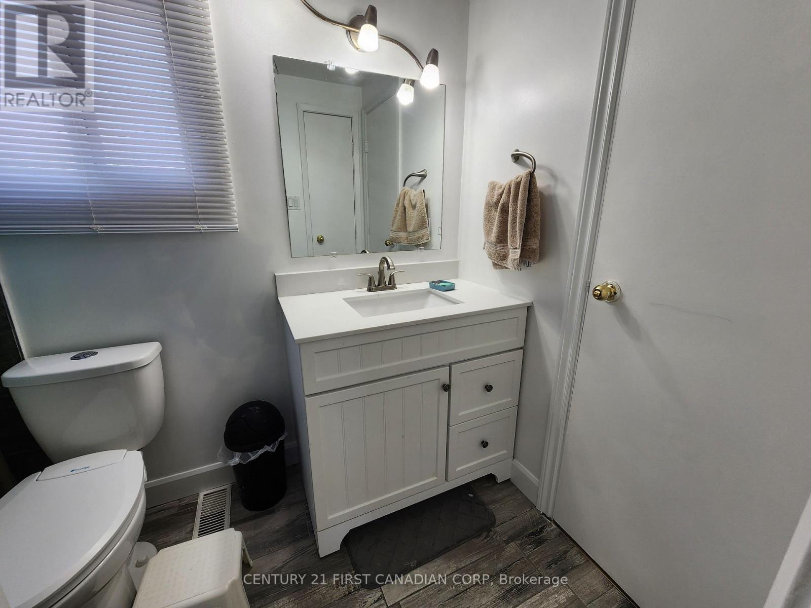54 - 1318 Highbury Avenue N, London East, Ontario  N5Y 5E5 - Photo 10 - X12151722