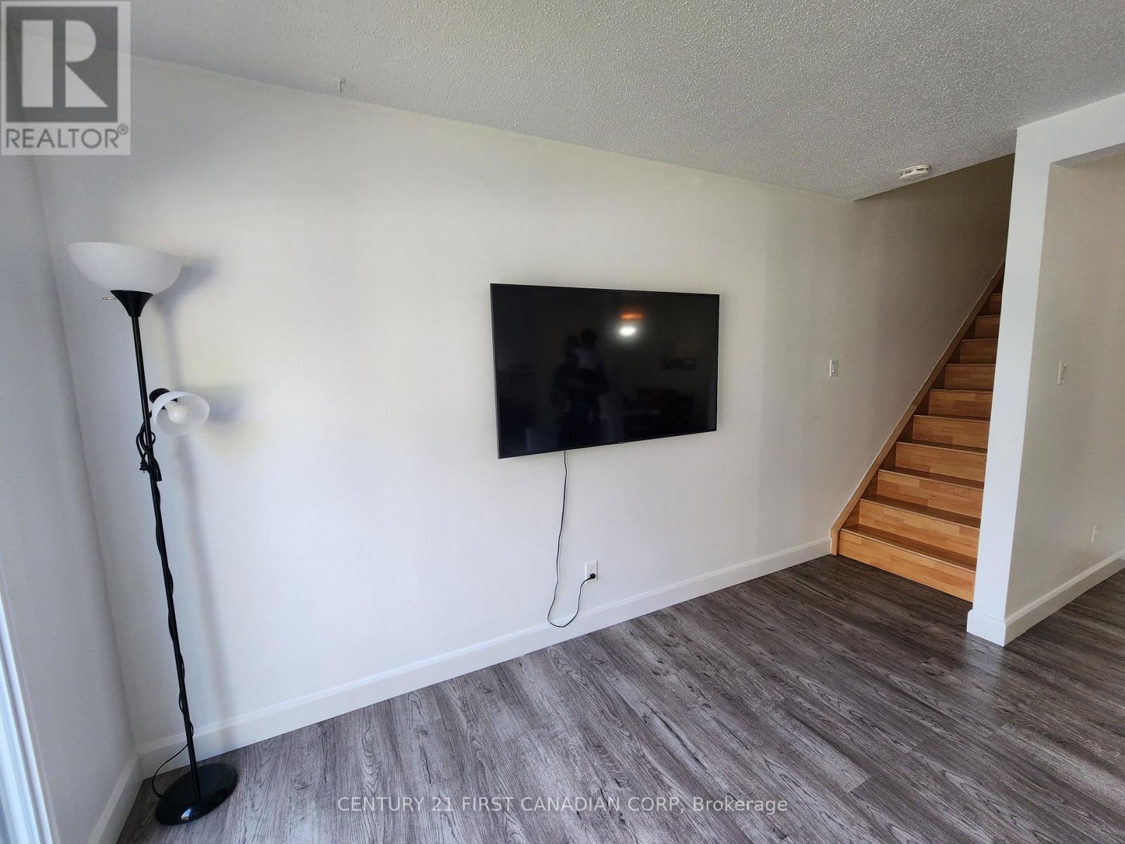 Photo 6 of 16 for 54 - 1318 Highbury Avenue N