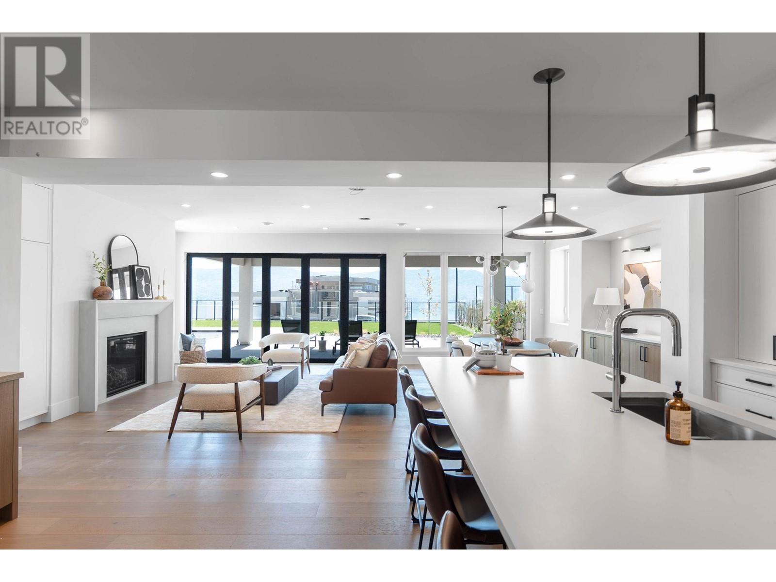 Property at 1388 Vineyard Drive image 4
