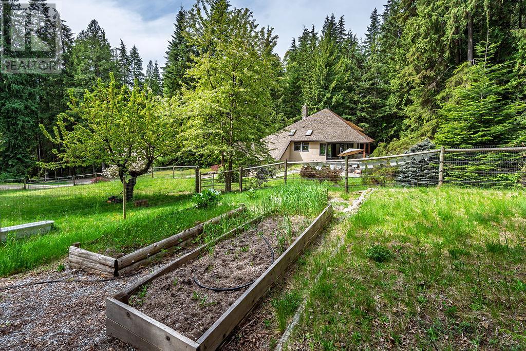 4225 3a Highway, Nelson, British Columbia  V1L 6N1 - Photo 73 - 10347598