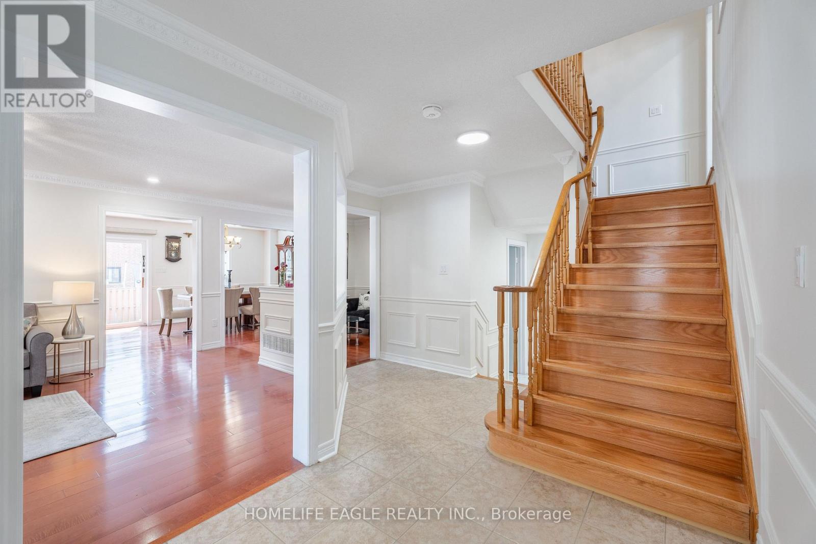 7 Denim Drive, Brampton, Ontario  L6P 1K4 - Photo 6 - W12151524