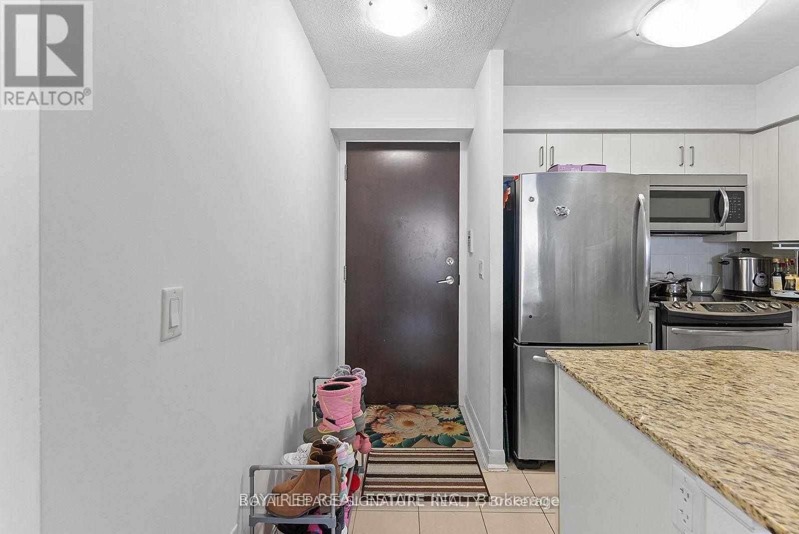 809 - 215 Sherway Gardens Road, Toronto, Ontario  M9C 0A4 - Photo 3 - W12151550