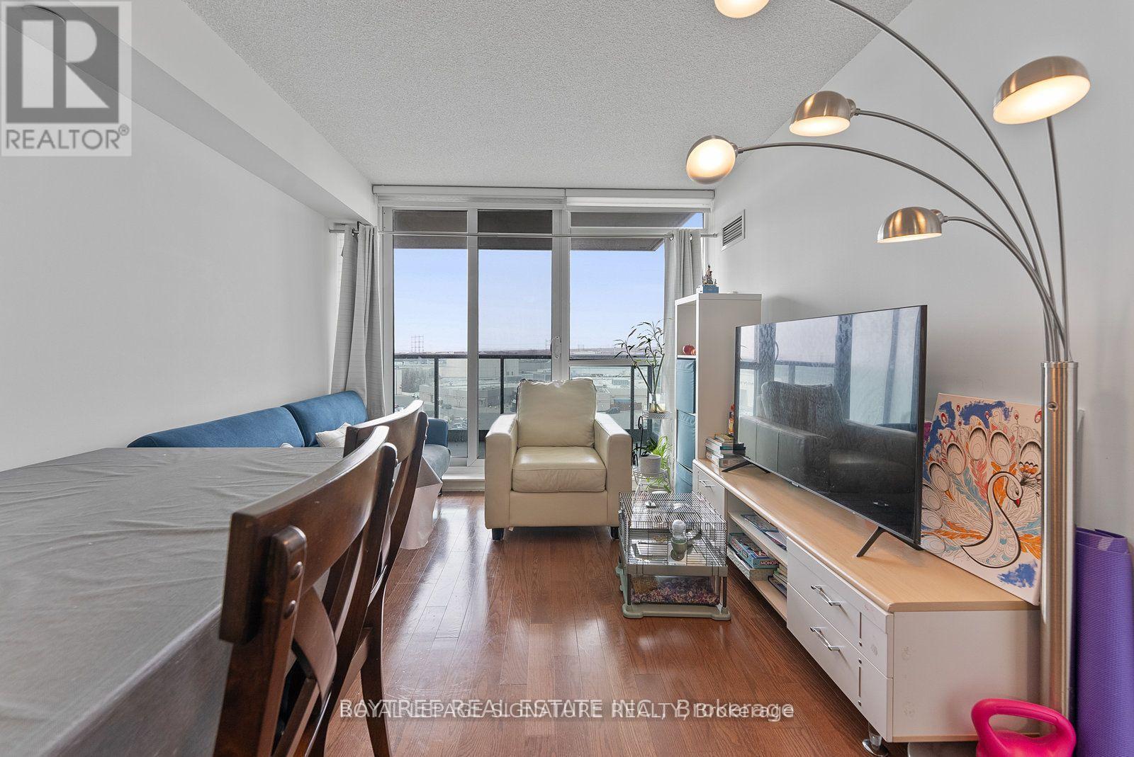 809 - 215 Sherway Gardens Road, Toronto, Ontario  M9C 0A4 - Photo 5 - W12151550