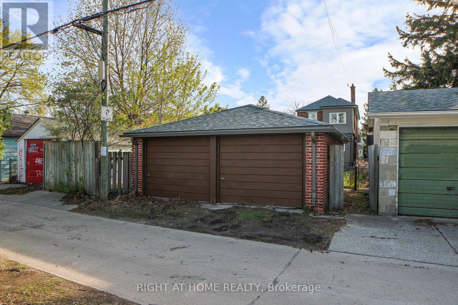 765 Windermere Avenue, Toronto, Ontario  M6S 3M5 - Photo 31 - W12151593
